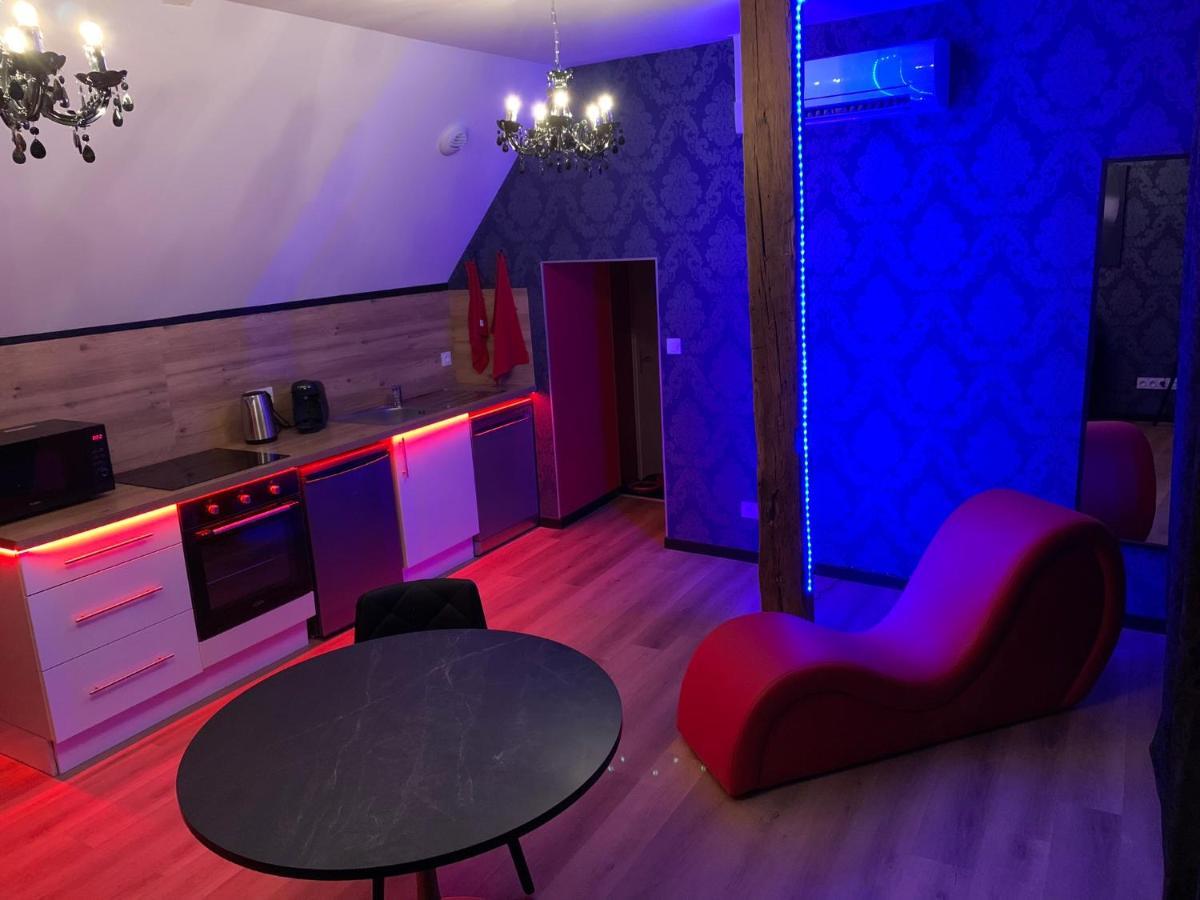 Love Room Avec Jacuzzi Prive Bonnetable Exteriér fotografie